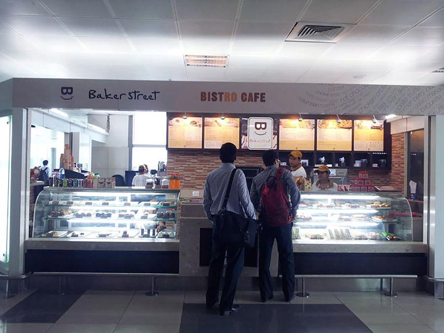 Baker Street Café Kiosk T3 Metro Transit, New Delhi